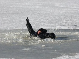 На Днепропетровщине рыбаки проваливаются под лед