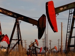 Цена на нефть опустилась ниже 59 долларов