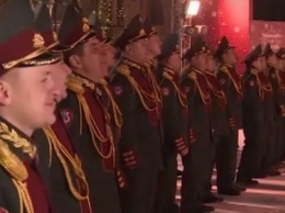 Ансамбль Росгвардии записал клип на песню певца-гея о Рождестве