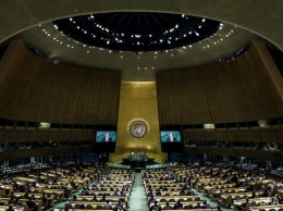 Генассамблея ООН приняла резолюцию о милитаризации Крыма, Всемирный банк предоставил Украине фингарантии на $750 млн. Главное за день