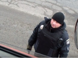 "Ну что вам, трудно?": как мелитопольские полицейские останавливают водителей (видео)