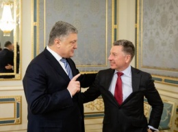 Порошенко и Волкер обсудили совместное противодействие ползучей российской оккупации Азова