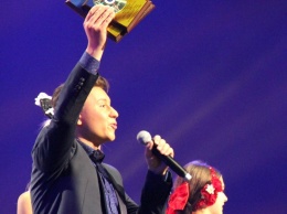 Молодой певец Максим Товкач стал обладателем премии «Шлягер года 2018»