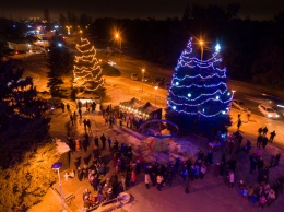 В Приднепровске состоялось открытие новогодней елки