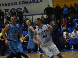 Одесские баскетболисты обыграли на своей площадке «Днепр»