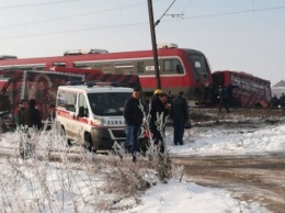 В Сербии поезд протаранил школьный автобус, есть погибшие