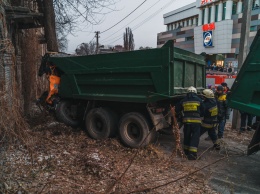 ДТП в Днепре: у грузовика отказали тормоза