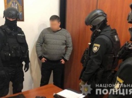 На Запорожье глава отделения полиции заставлял подчиненных собирать поборы: ему грозит до 10 лет тюрьмы