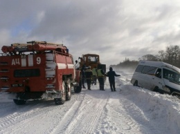 На Полтавщине перевернулся автобус с пассажирами: детали аварии