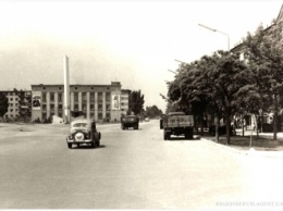 Как выглядела одна из центральных улиц Мелитополя много лет назад (фото)