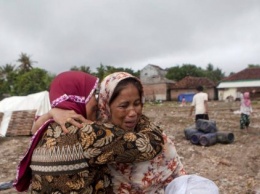 Происки жестокой стихии: Количество жертв цунами в Индонезии стремительно растет до 500