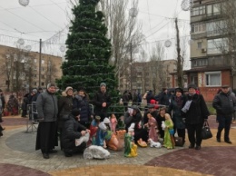 В сквере Дружбы народов началось празднование Рождества (фото)