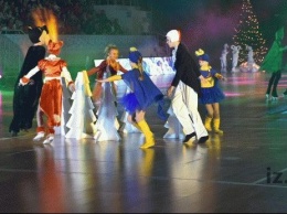 В запорожском Дворце спорта устроили грандиозное новогоднее шоу