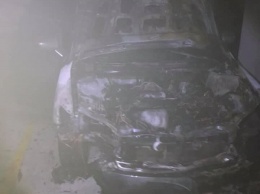 Адвокату «политических» сожгли машину в киевском подземном паркинге
