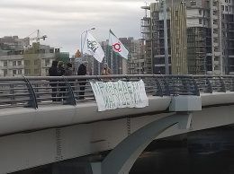 В Петербурге закрыли дело из-за баннера на мосту Кадырова