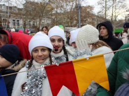 В Николаеве праздничными огнями засияла еще одна новогодняя елка