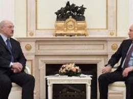 Путиным на встрече с Лукашенко хватался за кресло и дергал ногами