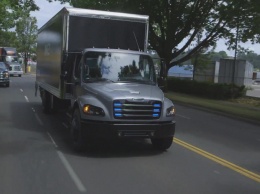 Бренд Freightliner передал лизинговой компании первый электрический грузовик