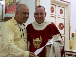 В Испании мошенник 18 лет прикидывался священником
