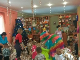 Василий Веселый поздравил воспитанников детских домов с новогодними праздниками