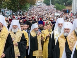 Вступил в действие антицерковный закон. Запущен отсчет времени на переименование УПЦ