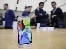 Стало известно, куда Apple перенесет производство iPhone в 2019 году