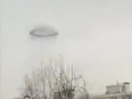Странное черное кольцо в небе над Москвой - это НЛО?