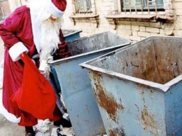 Российских Деда Мороза и Снегурочку высмеяли в сети: "Пусть привыкают детишки к ботоксным", фото