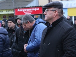 Жители Николаева против закрытия авторынка и стройки стоянки