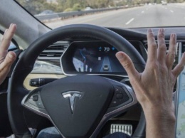 В США автопилот Tesla спас водителя от аварии и глазом не моргнув