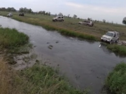 Под Мелитополем оффроудеры форсировали реку Молочную (видео)