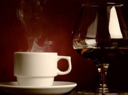 Кофе и алкгоголь продлевают жизнь: ученые пришли к неожиданному выводу