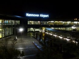 В Германии аэропорт приостановил работу из-за автомобиля