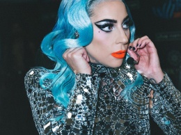 Леди Гага превратилась в Мальвину