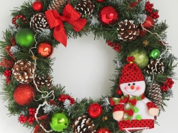 Британские магазины предлагают украсить рождественскими венками крайне интимную часть тела