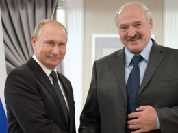 Лукашенко к новому году подарил Путину четыре мешка картошки