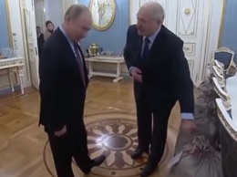 Для драников, пюре и запекания: Лукашенко привез Путину неожиданный подарок на Новый год