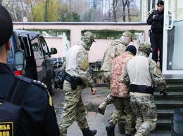 Семьи всех захваченных украинских моряков уже получили по 100 тысяч гривен