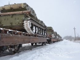 В "ЛНР" готовятся к наступлению на ВСУ полным ходом: уже стащили тяжелое вооружение