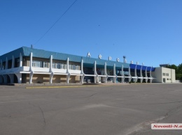 Пассажиров не приземлившегося в николаевском аэропорту самолета отправили в Николаев на автобусе