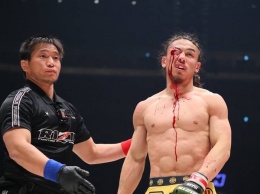 Один из боев андеркарда Мейвезер - Насукава завершился жуткой травмой лица японца
