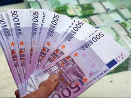 В январе большинство центробанков еврозоны прекращают выпуск банкнот в 500 евро