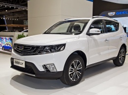 Geely привезет в Россию обновленный Emgrand X7... 2016 года