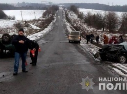 Под Винницей пьяный евробляхер на Ford протаранил ВАЗ, в котором погибли двое взрослых и младенец