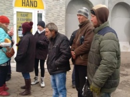 Для бездомных Одессы накрыли праздничный стол (ФОТО)