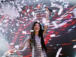 Певица Руслана провела концерт на чистой энергии солнца