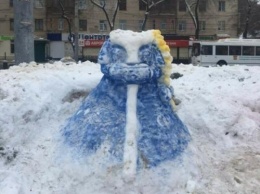 Безбашенный Воронеж: Там вандалы снесли голову ледяной Снегурочке