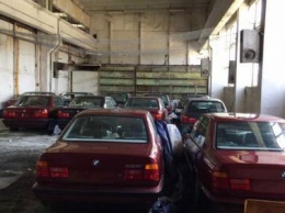 В Болгарии нашли заброшенный склад с новыми BMW 5-Series из 1990-х