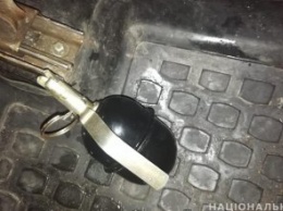 В Киевской области мужчина бросил гранату в такси, где находился его соперник