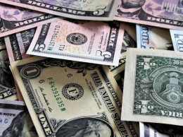 Курс доллара заметно упал на межбанке